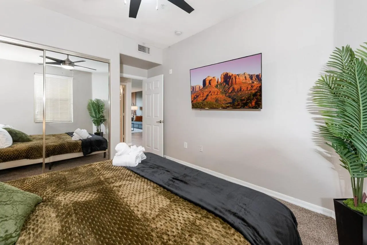 Comfy 2Br-Spring Training! W Pool, Gym & Parking Apartment Tempe