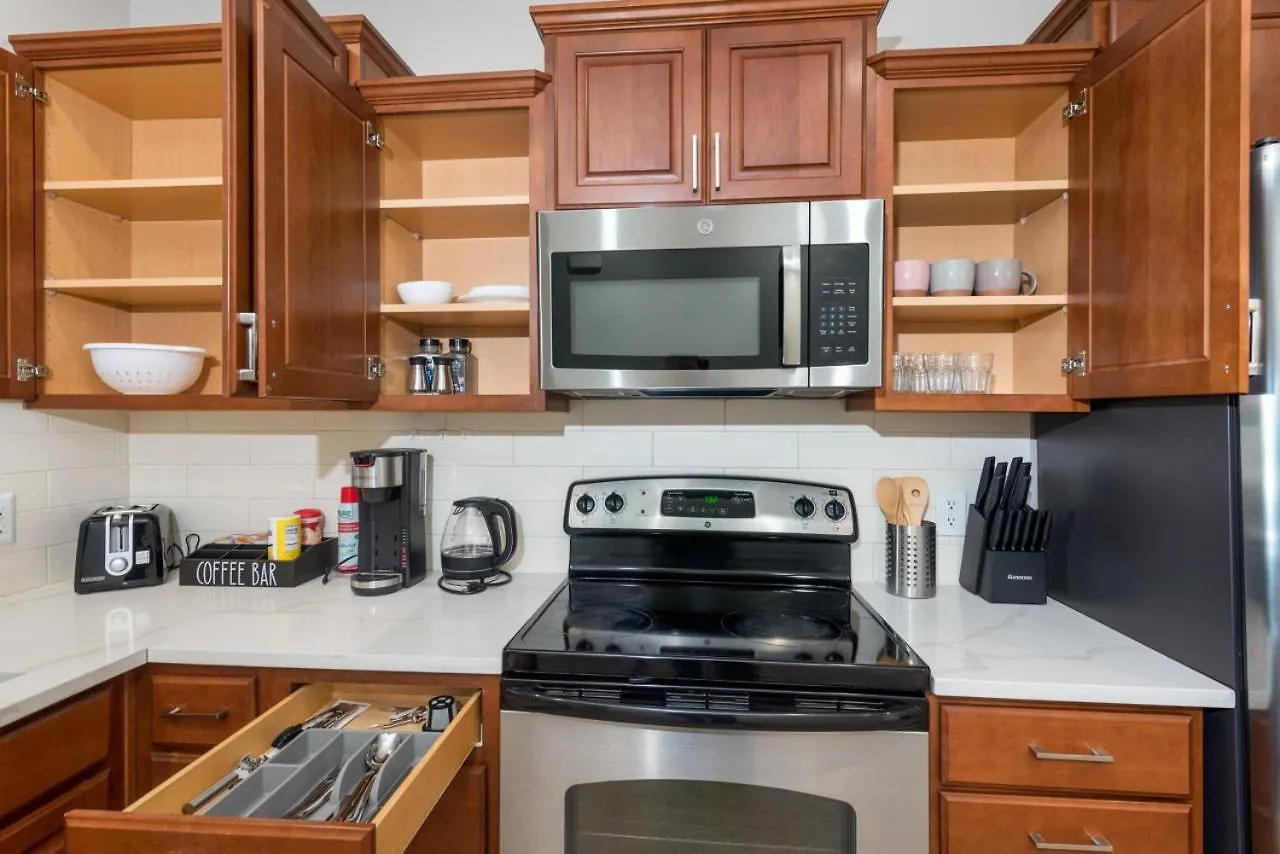Comfy 2Br-Spring Training! W Pool, Gym & Parking Apartment Tempe United States